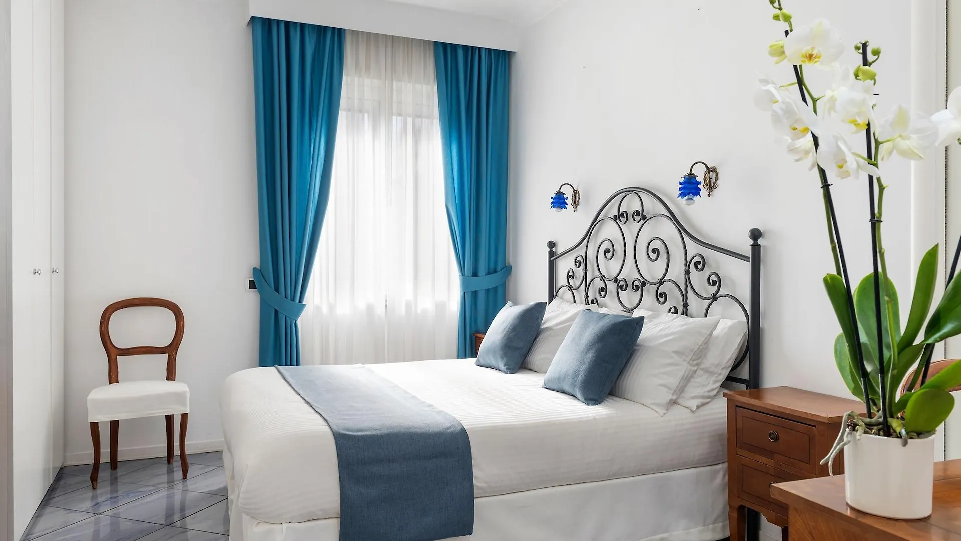 *** בית הארחה Fiorentini Residence Napoli איטליה