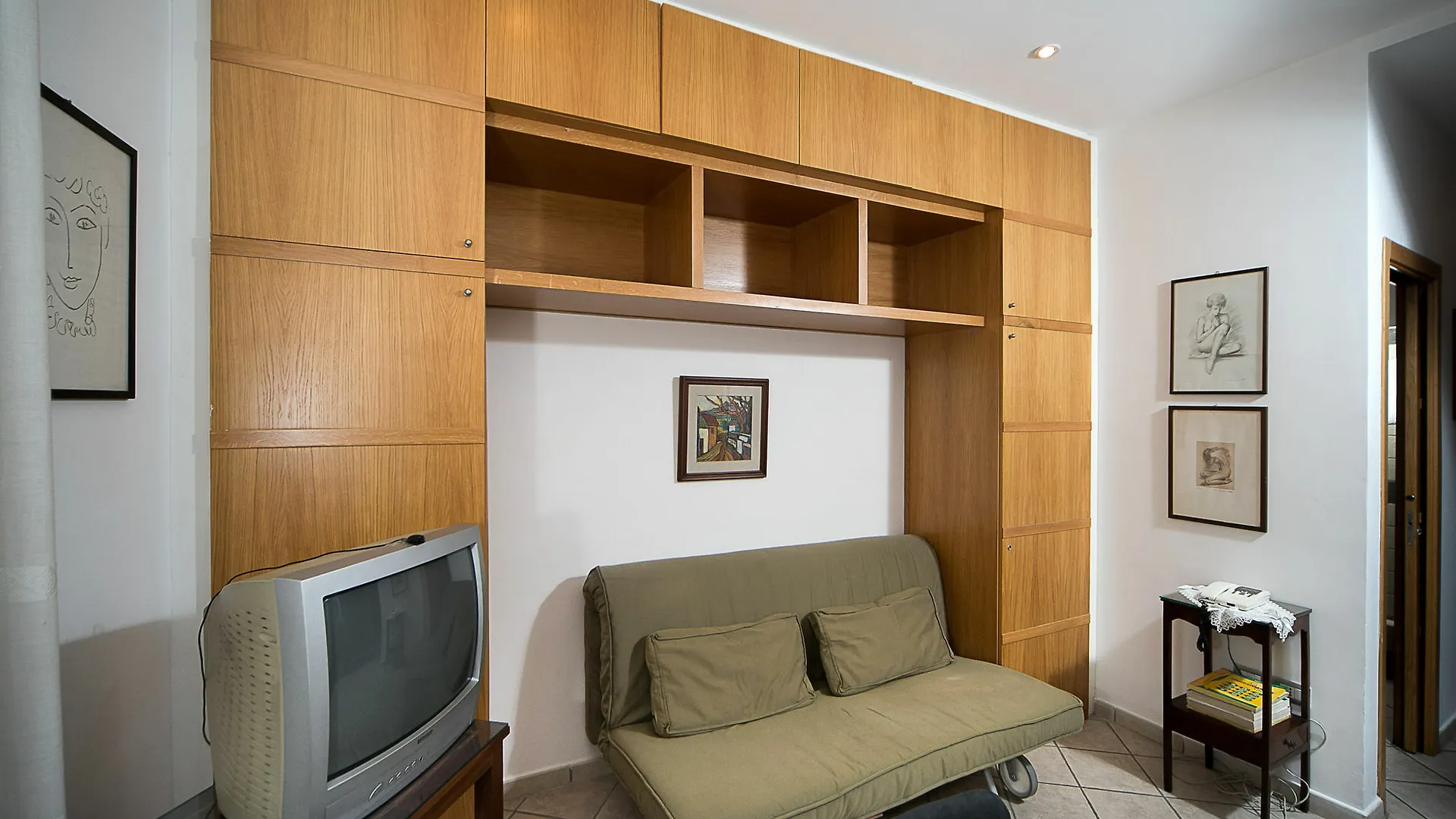 Fiorentini Residence Napoli בית הארחה