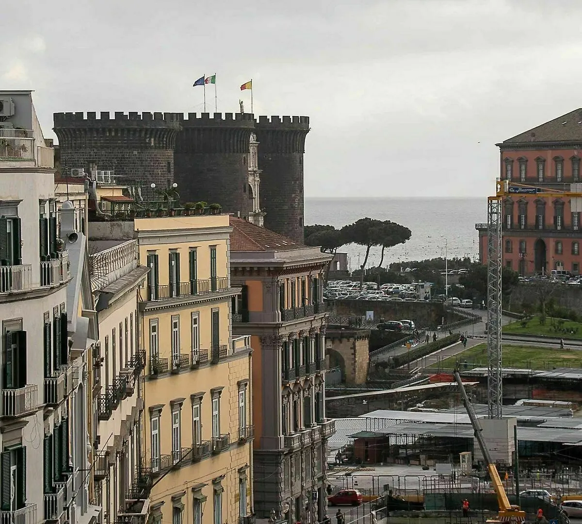 Fiorentini Residence Napoli 3*, נאפולי