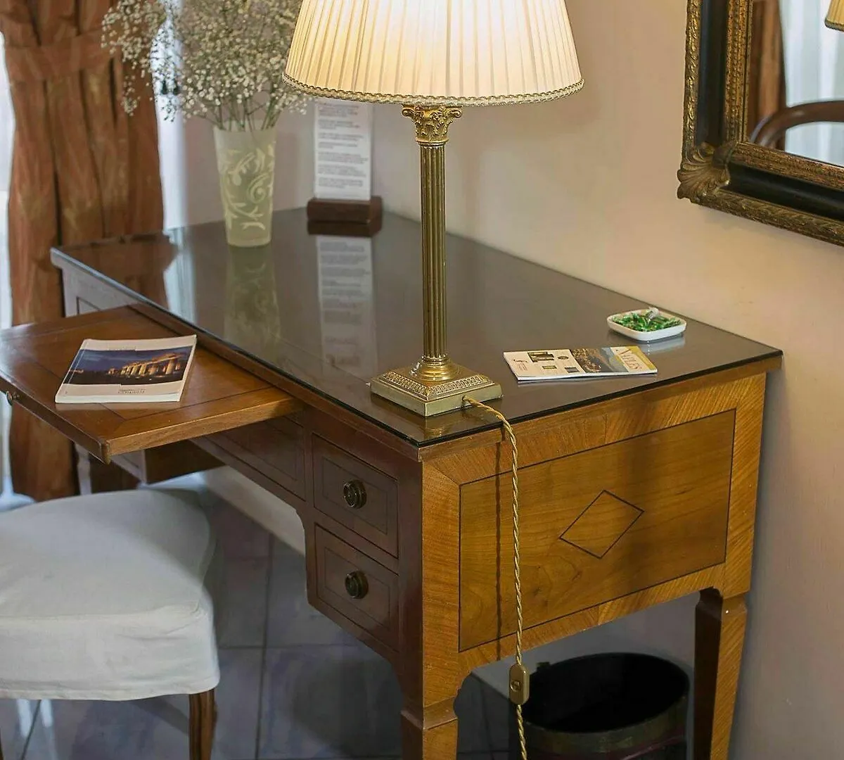 Fiorentini Residence Napoli 3*, נאפולי